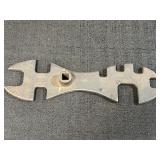 Combination welding tank wrench