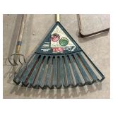 Ames All purpose rake, weed chopper, gardening