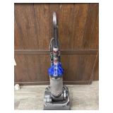 Dyson DC33 sweeper, root cyclone technology