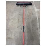 Craftsman 24in push broom w/squeegee