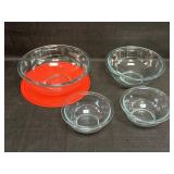 4 Glass Pyrex Bowls