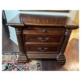 Mahogany 2 drawer night stand w/