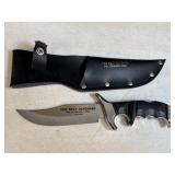 The Best Defender hunting knife & sheath.  5.25in