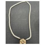 Sarah Coventry Gold Flower Brooch & Faux Pearl