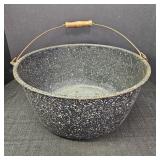Vt. Spatterware Enamel Pot w/ Wire Bail Handle