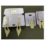 Claireï¿½s Dangly Earrings