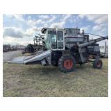 Gleaner F2 Combine w/ 4 Row Corn Head - runs
