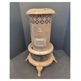 Perfection smokeless oil heater no.530 4 legs w/