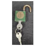 ILCO Padlock w/ Keys   works