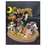 Boyds Bear Halloween Party Light Up Display,