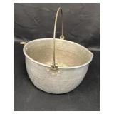 Vtg aluminum stock pot bucket w/metal handle,