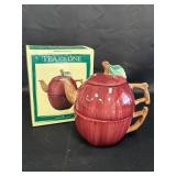 Apple Tea for One teapot set, appears new,