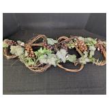 Decorative Grapevine wall hanging w/ grapes and