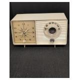 General Electric bakelite tube radio w/ power cord