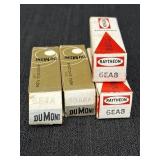 2 DuMont, 2 Raytheon electronic tubes