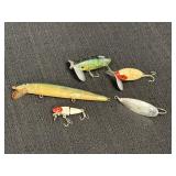 5 vtg fishing lures.  3/5 missing pieces