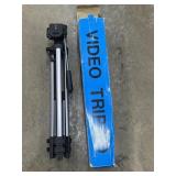 Video tripod