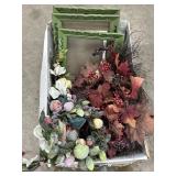 Picture frames & artificial flowers