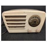 Vtg Crosley AM model 9-120W tube & electric radio