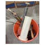 Trowel, file, dusters brackets, 1000ml Measuring