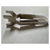 3/4' Shark Bite Fitting Disconnect Tong