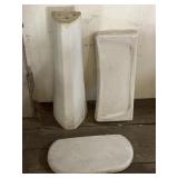 2 Toilet Tank Covers & Sink Pedestal