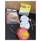 5 smoke alarms, 1 sealed in box