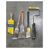 4 paint brushes & small roller handle