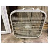 Lasko floor fan works