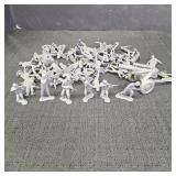 Gray Plastic Army Men Figures & Cannon