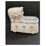 Relpo porcelain musical Bassinet planter