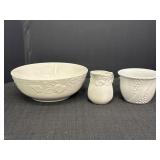 White serving bowl, Gibson creamer, Glasur bowl