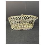 Woven & Braided Wire, Oval Basket w/handle,