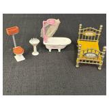 1980 Mattel metal dollhouse furniture, bathroom &