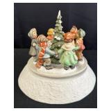 Vtg. ceramic music box figurine w/ children