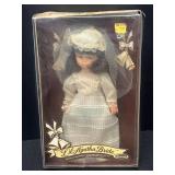 Vtg. Uneeda L'il Agatha Bride doll in original