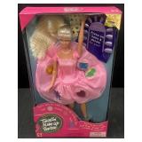 1997 Mattel Twirlinï¿½ Make-up Barbie doll in