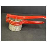 11' Handy Things Potato Ricer