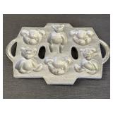 9.25' Cast Iron Bear Mold