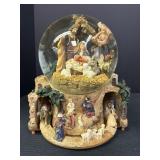 9'ï¿½ Nativity Snow Globe