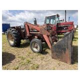 IH 784 Tractor w/ IH 2250 loader