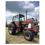 IH 1086 Tractor