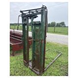 Cattle Grooming Chute