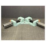 90 Degree Corner clamp w/ quick release buttons
