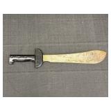 Military-style bolo machete w/significant rust,