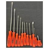 Set of mostly flat head screwdrivers from GRIP, 11