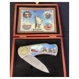 Patriotic pocket knife pocket knife set in wooden