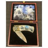 Mount Rushmore Collectors Pocket Knife