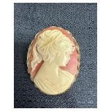 Vtg. Cameo Brooch