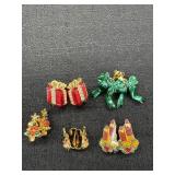 (5) pairs of Vtg. Christmas Earrings